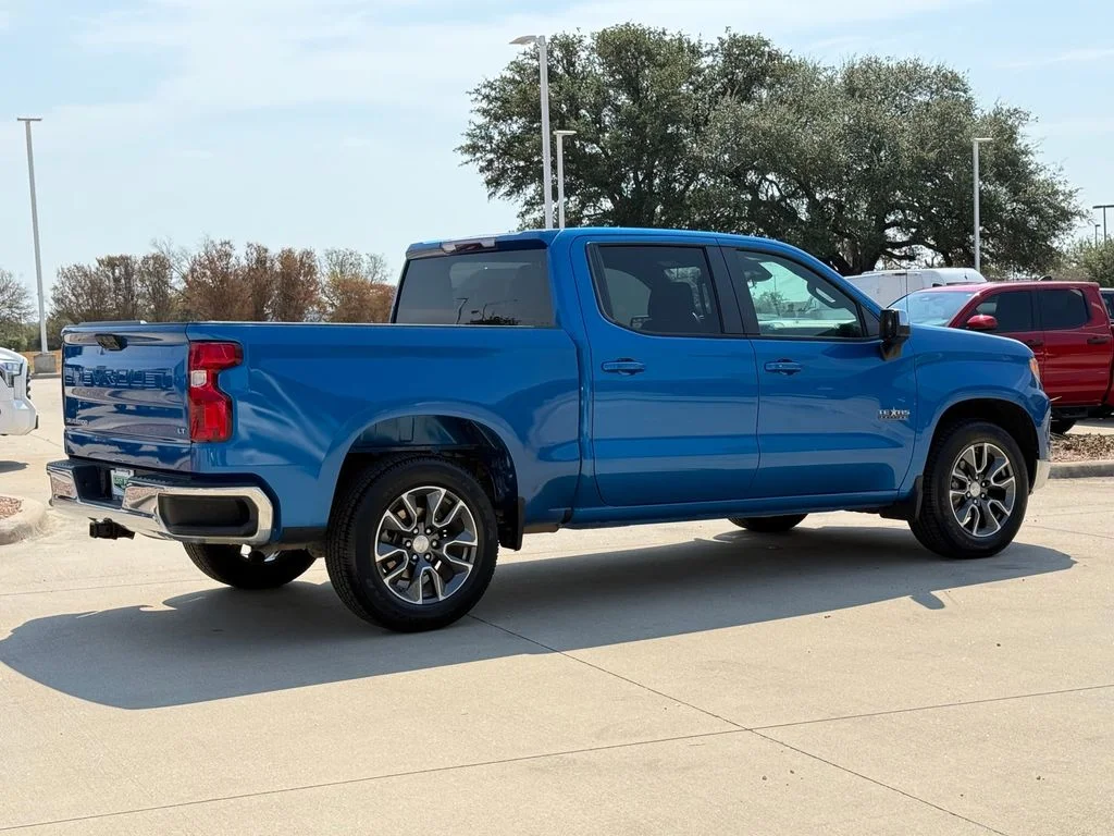 Used 2023 Blue Chevrolet LT image 4