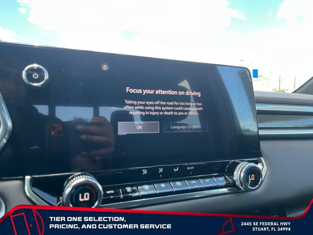 New 2026 Sterling Metallic GMC Elevation image 30