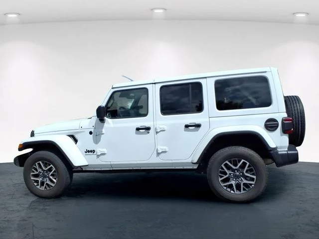 Used 2025 White Jeep Sahara image 7
