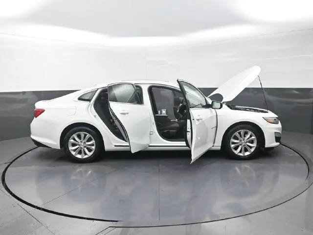Used 2024 White Chevrolet LT image 46
