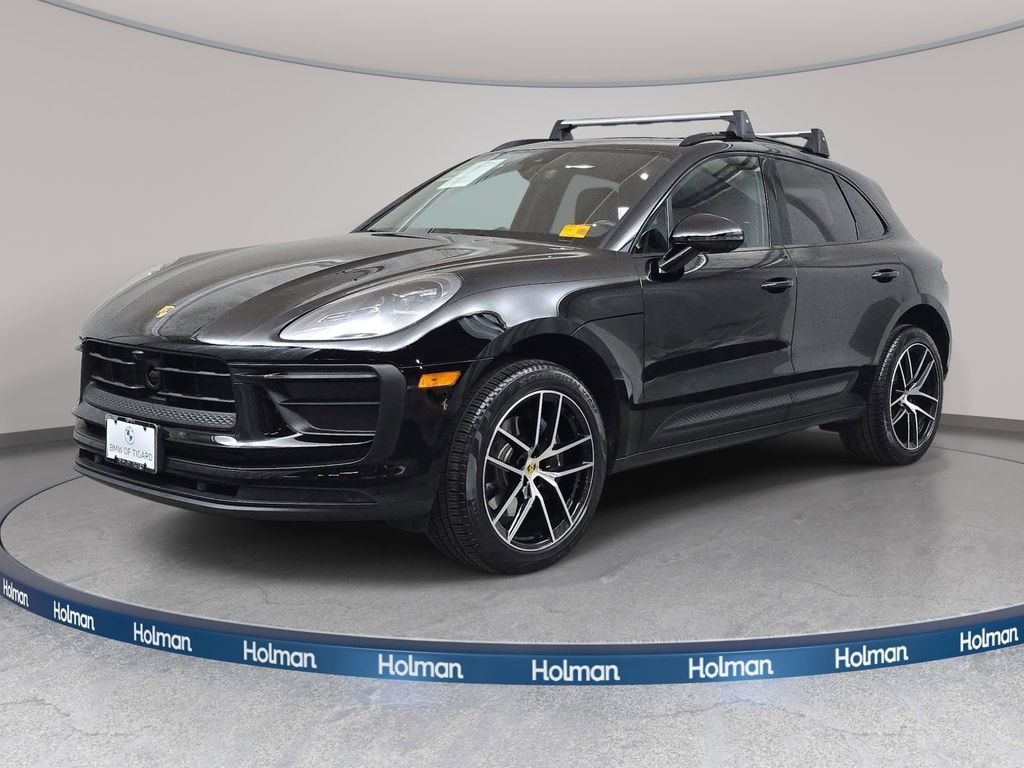 2025 Porsche Macan -'s photo