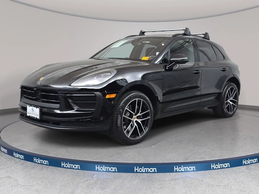 2025 Porsche Macan Base