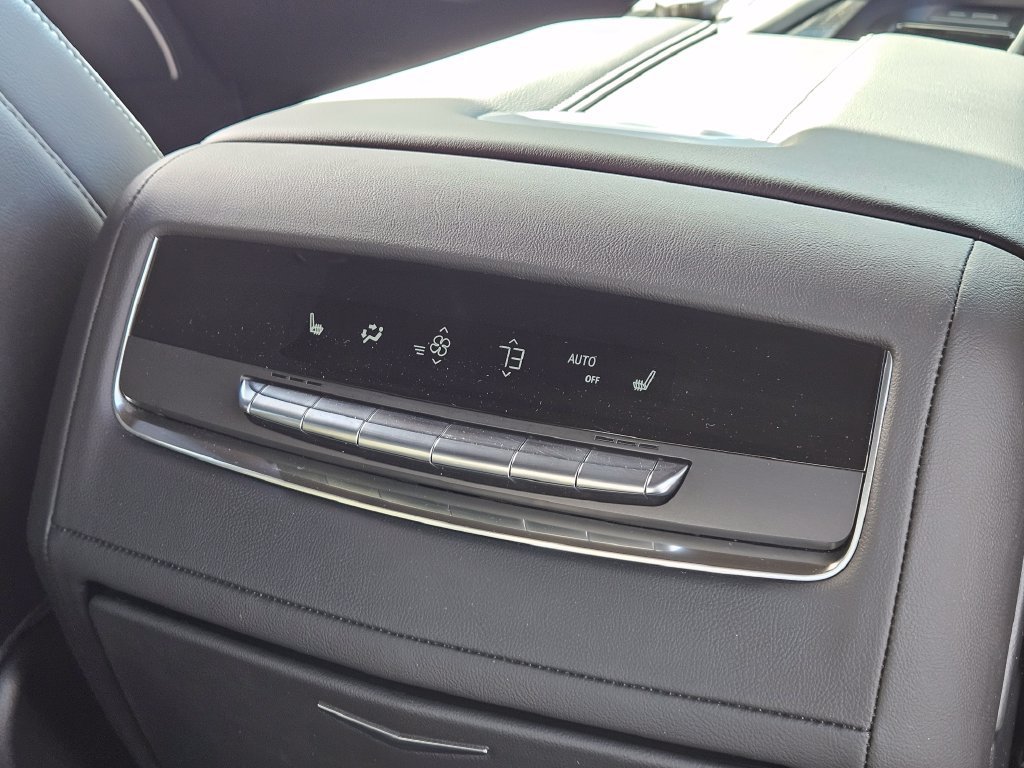 2023 Cadillac Escalade Sport - Photo 17