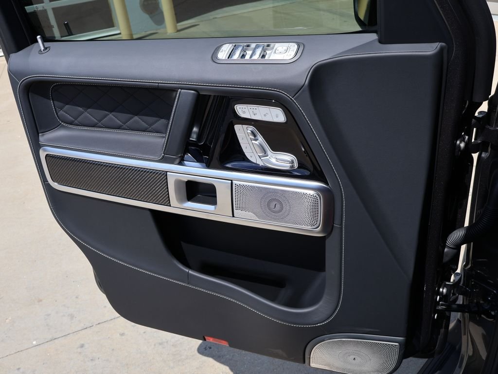 Used 2026 MANUFAKTUR Graphite Met Mercedes-Benz G 550 image 37