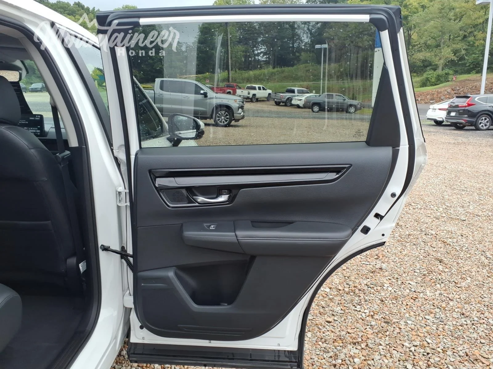 Used 2024 Platinum White Pearl Honda  image 19