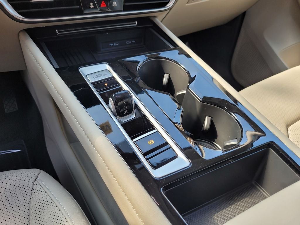 New 2026 Silver Volkswagen 2.0T SE w/Technology image 21