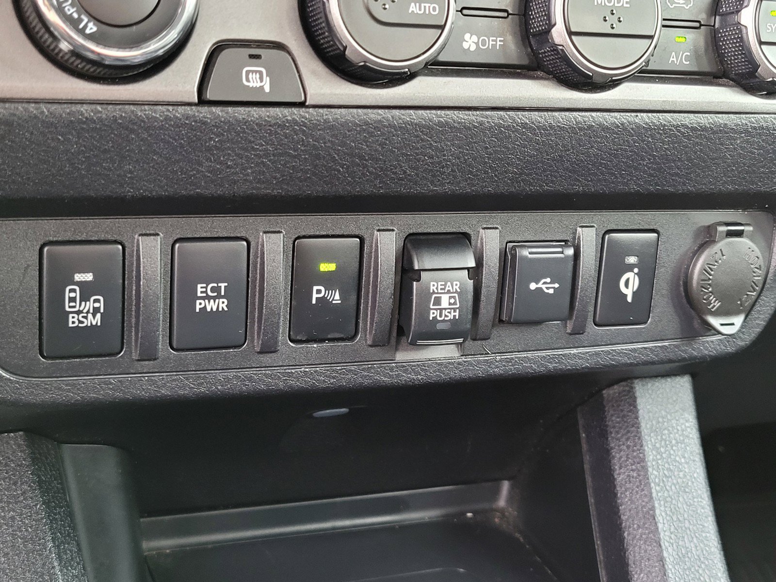 Used 2023 White Toyota  image 23