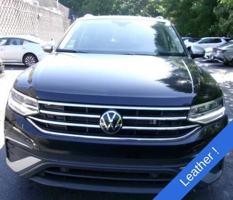 Used 2024 Deep Black Pearl Effect Volkswagen 2.0T Wolfsburg Edition image 2