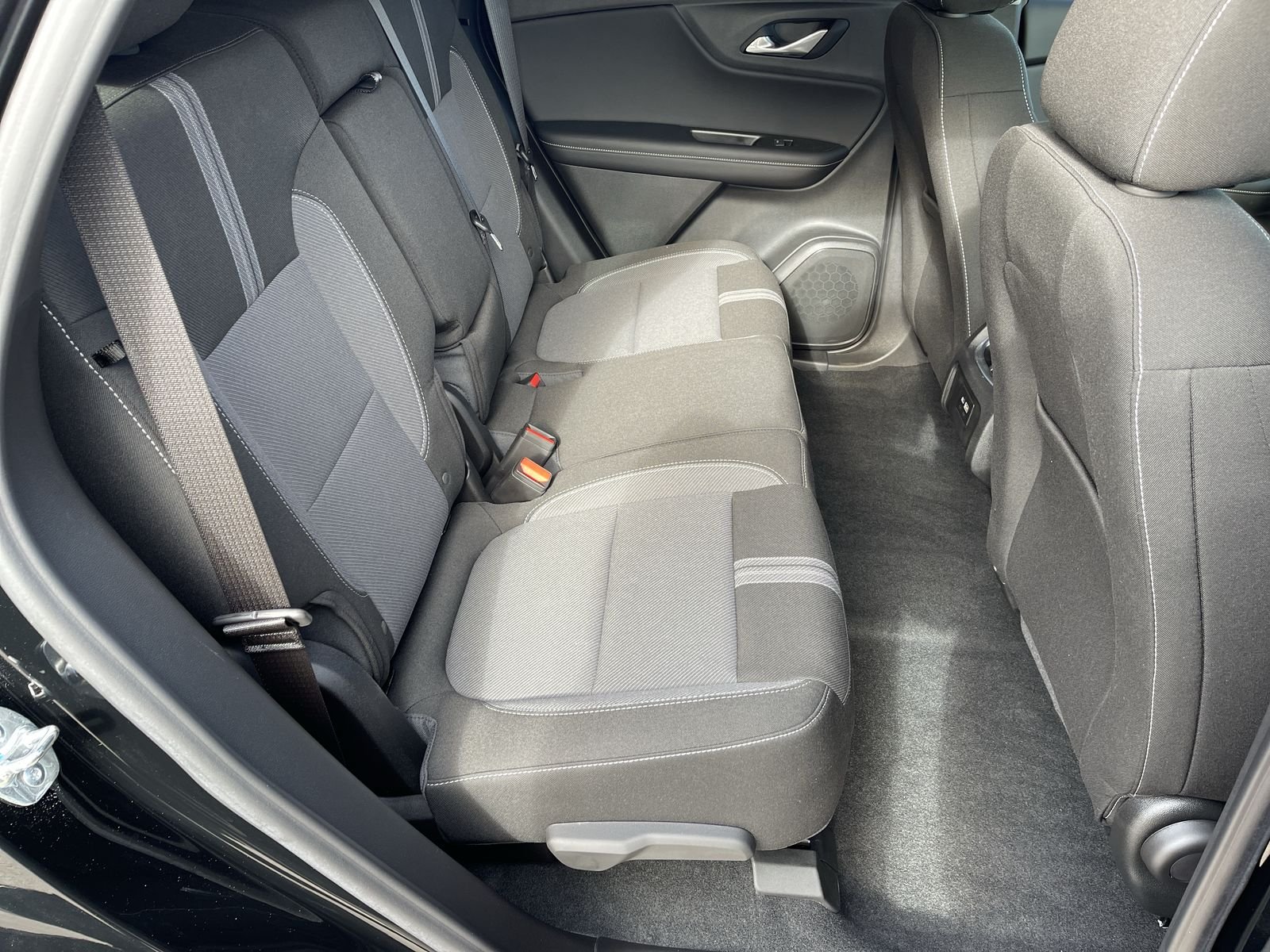 2025 Chevrolet Blazer 2LT - Photo 38