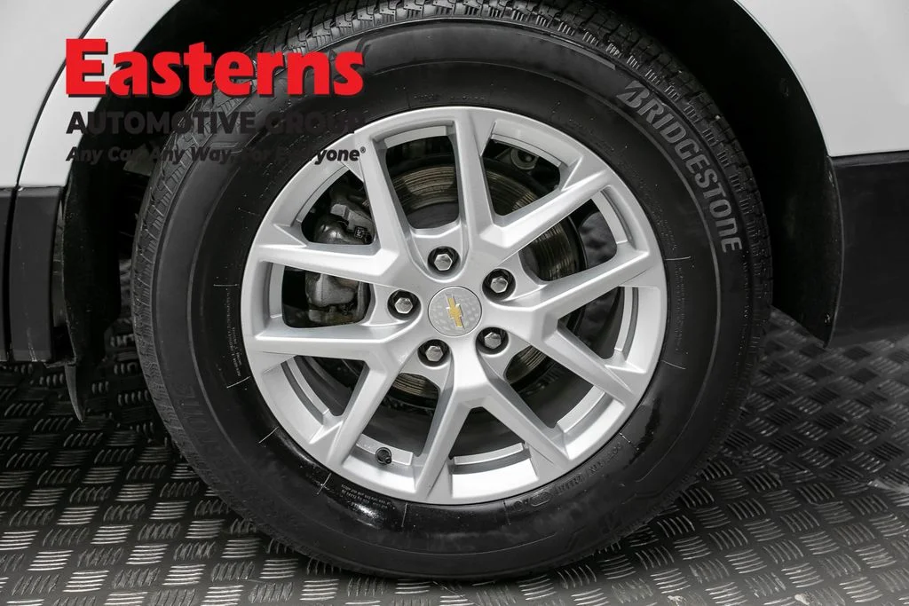 Used 2022 White Chevrolet LT image 8