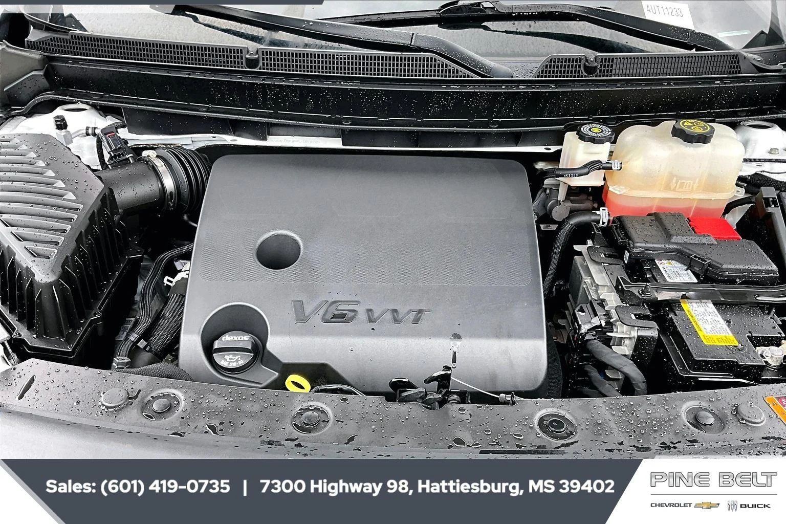 Used 2023 Summit White Buick Essence image 8