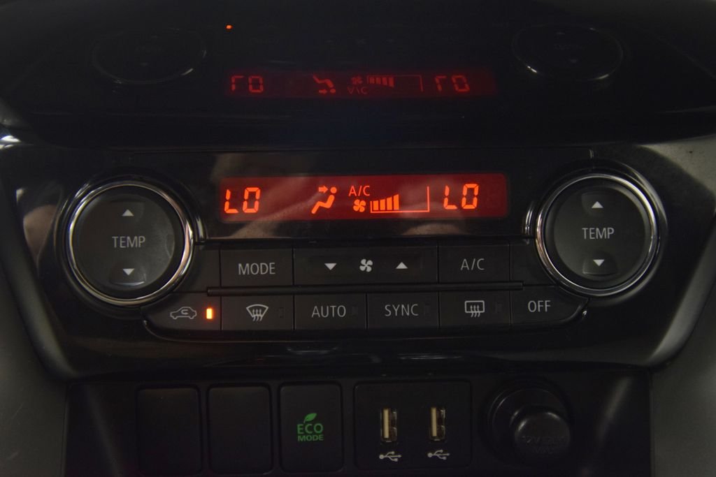 Used 2025 Red Mitsubishi SE image 29
