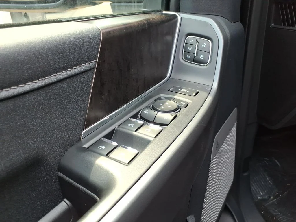 New 2026 Agate Black Metallic Ford F-250® Lariat® image 15