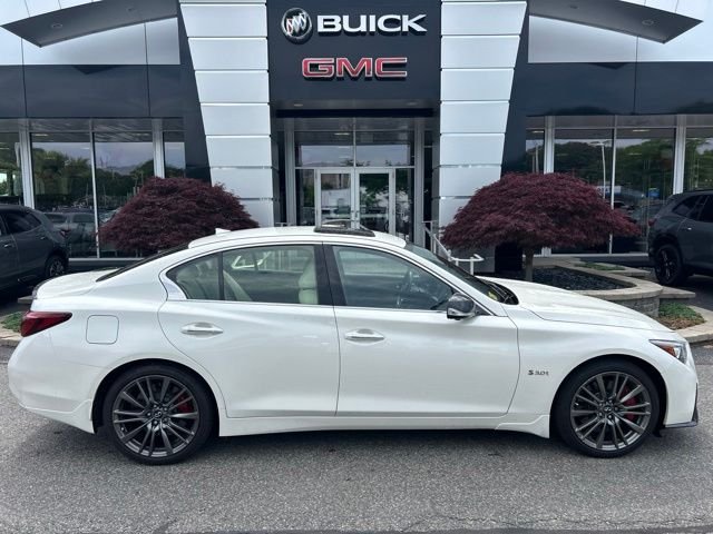Used 2019 White INFINITI Red Sport 400 image 2