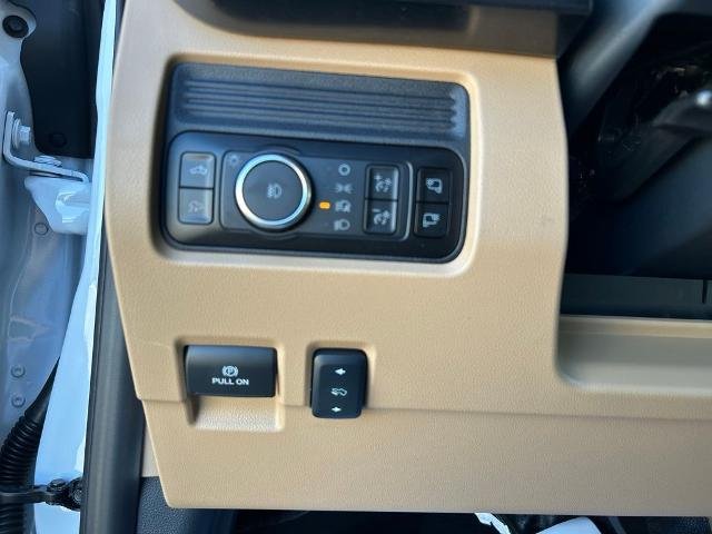 New 2026 Oxford White Ford Lariat image 71