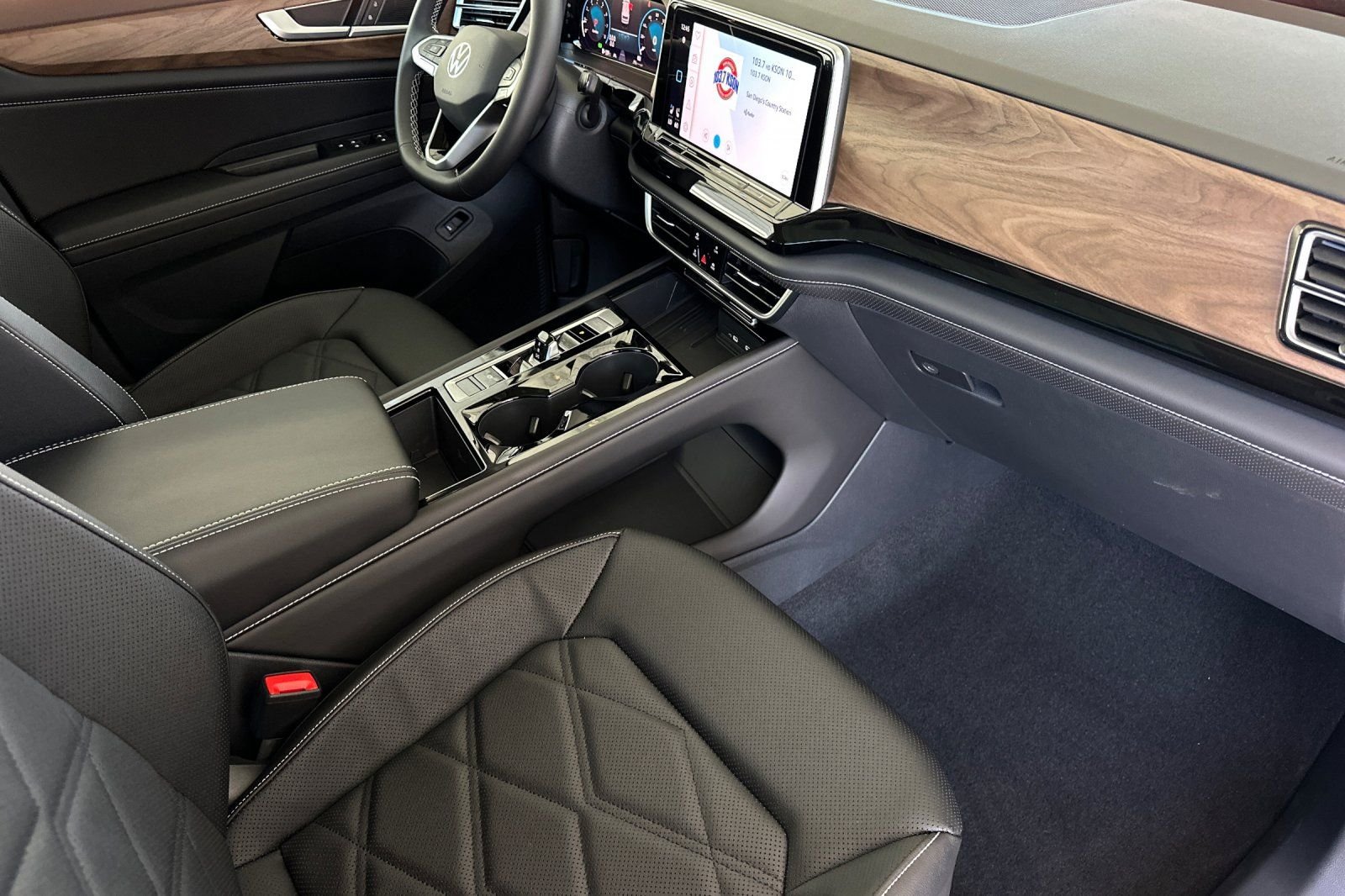 New 2026  Volkswagen SE w/Technology image 17