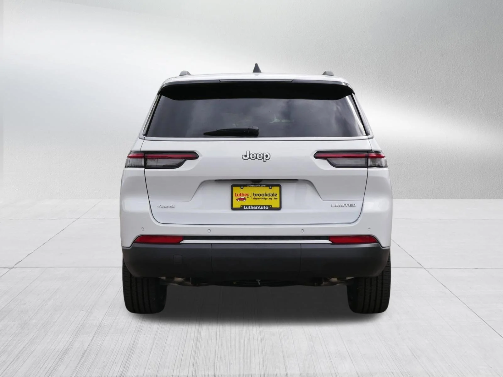 New 2026 Bright White Clear-Coat Exterior Paint Jeep Limited image 6