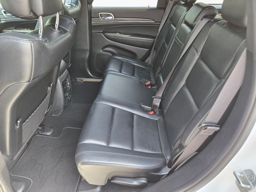 Used 2019 White Jeep Limited image 17