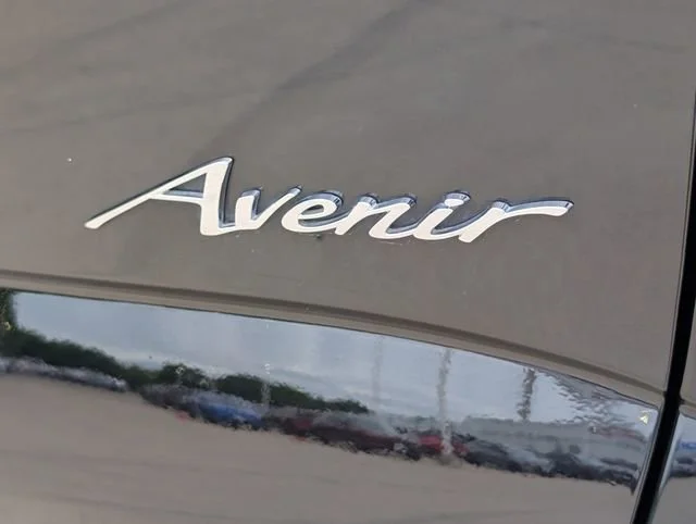 Used 2024 Ebony Twilight Metallic Buick Avenir image 37