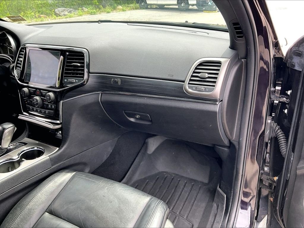 Used 2021 Sangria Metallic Clearcoat Jeep Limited image 12