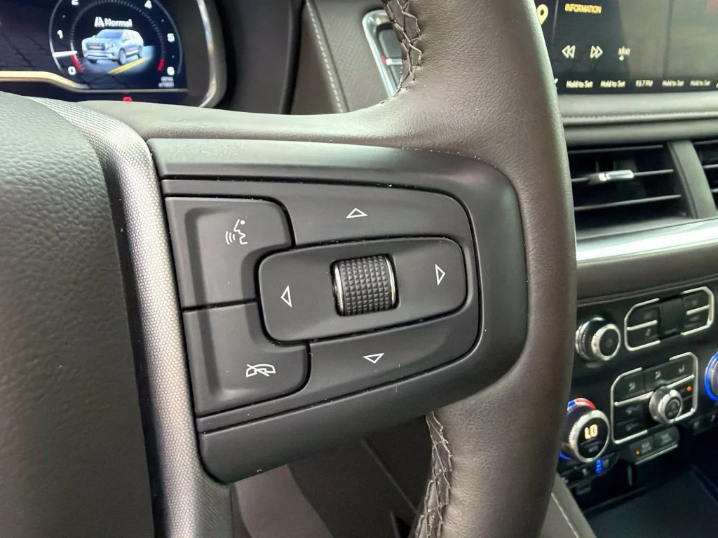 2023 GMC Yukon SLT - Photo 25
