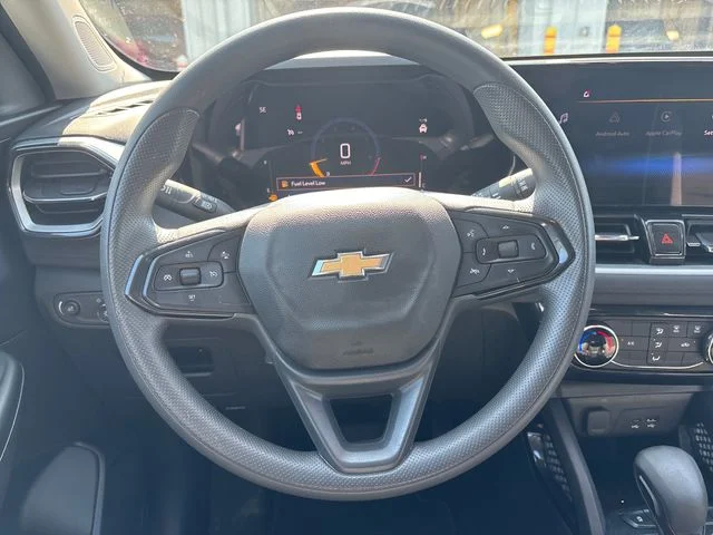 Used 2025 White Chevrolet LT image 15