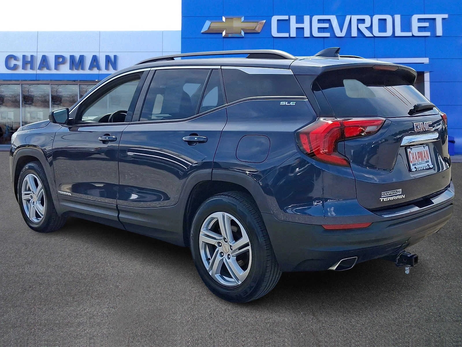Used 2019 BLUE STEEL METALLIC GMC SLE image 4