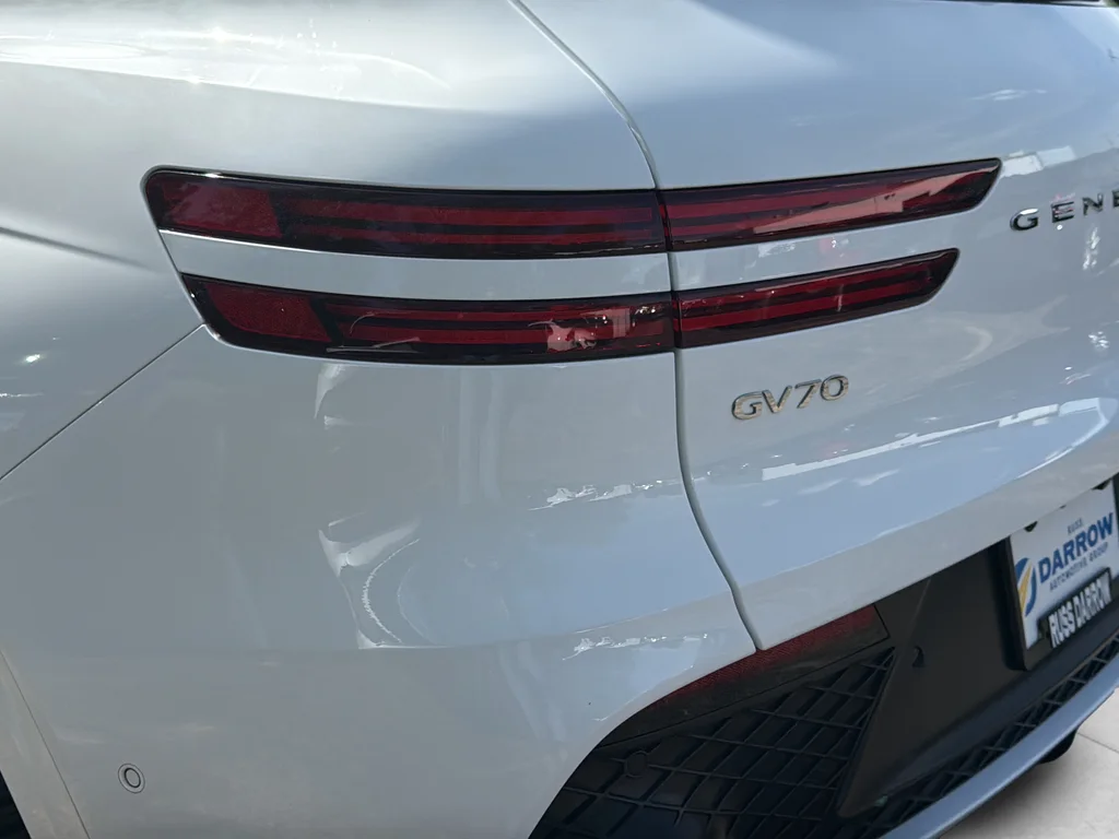Used 2022 White Genesis 3.5T Sport image 28