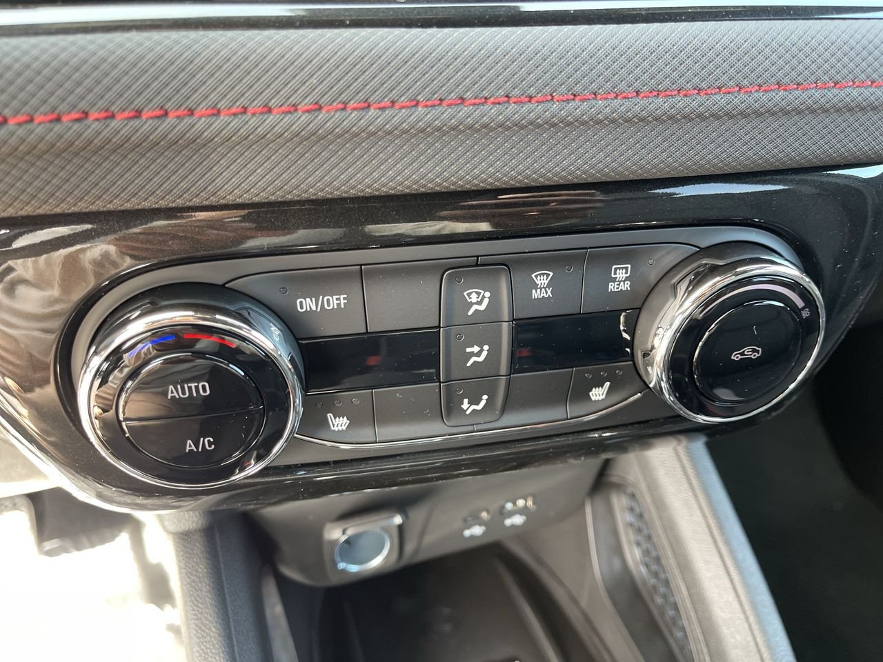 New 2026 Mosaic Black Metallic Chevrolet RS image 19