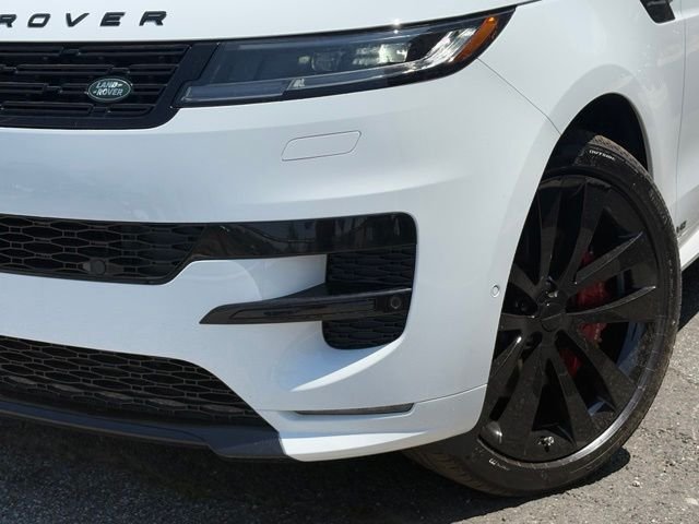 New 2026 Fuji White Land Rover Dynamic SE image 2