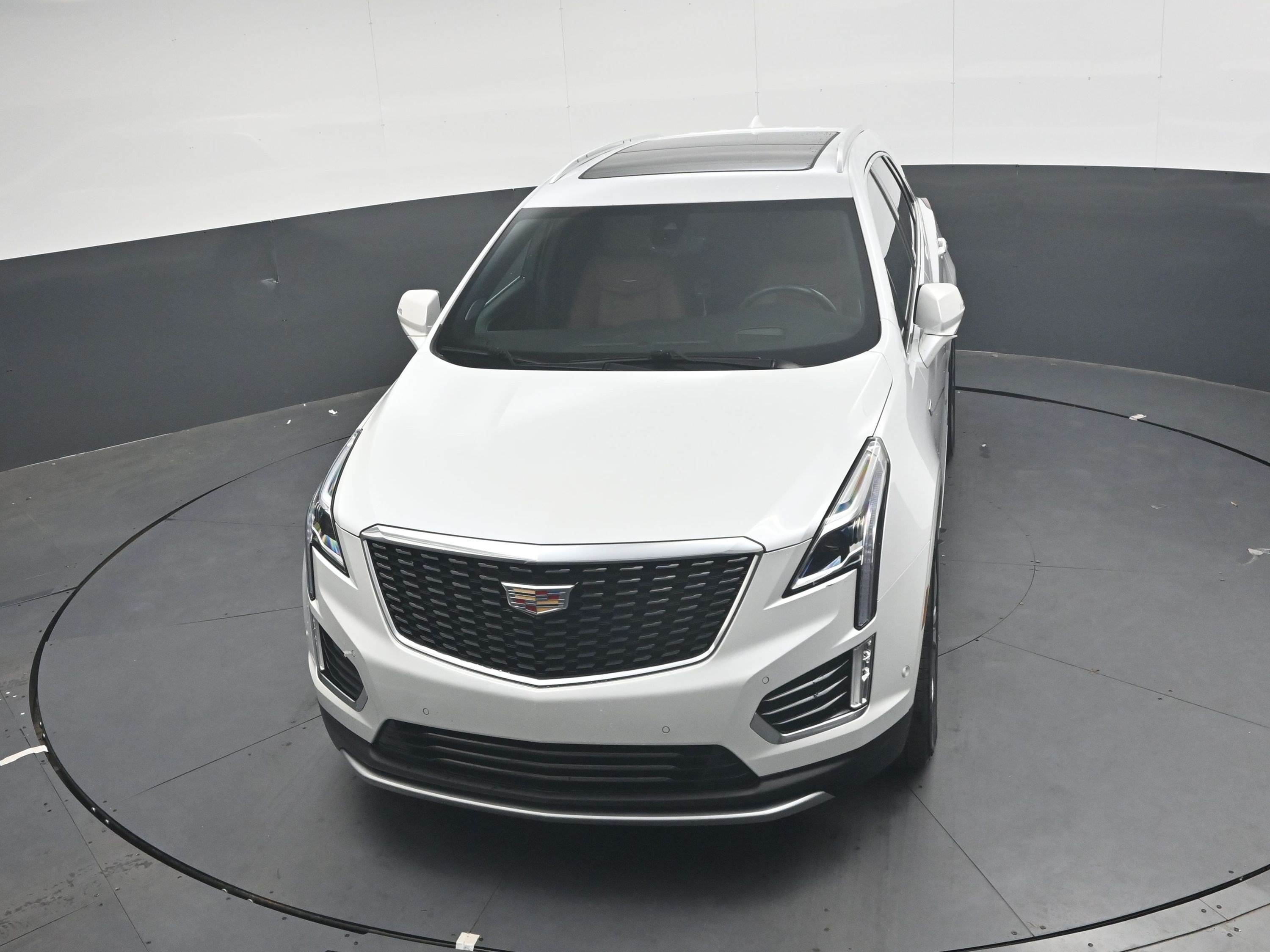 Used 2024 Crystal White Tricoat Cadillac FWD Premium Luxury image 17