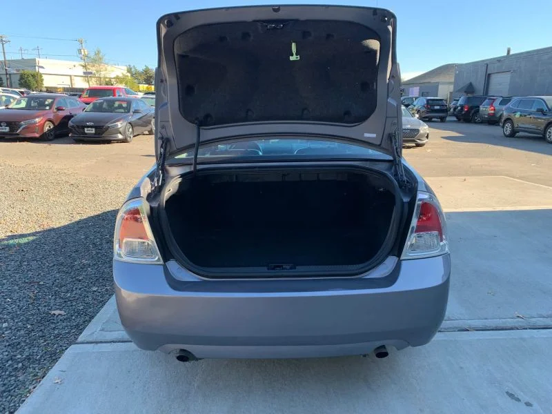 Used 2007 Gray Ford SE Sedan 4D image 37