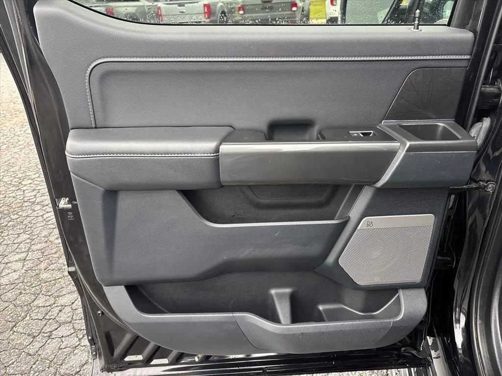 Used 2022 Black Ford XLT image 18