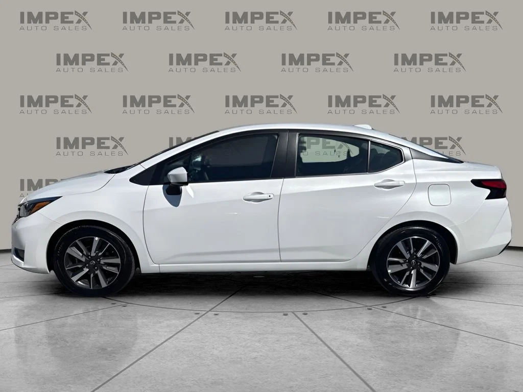 Used 2025 White Nissan 1.6 SV image 2