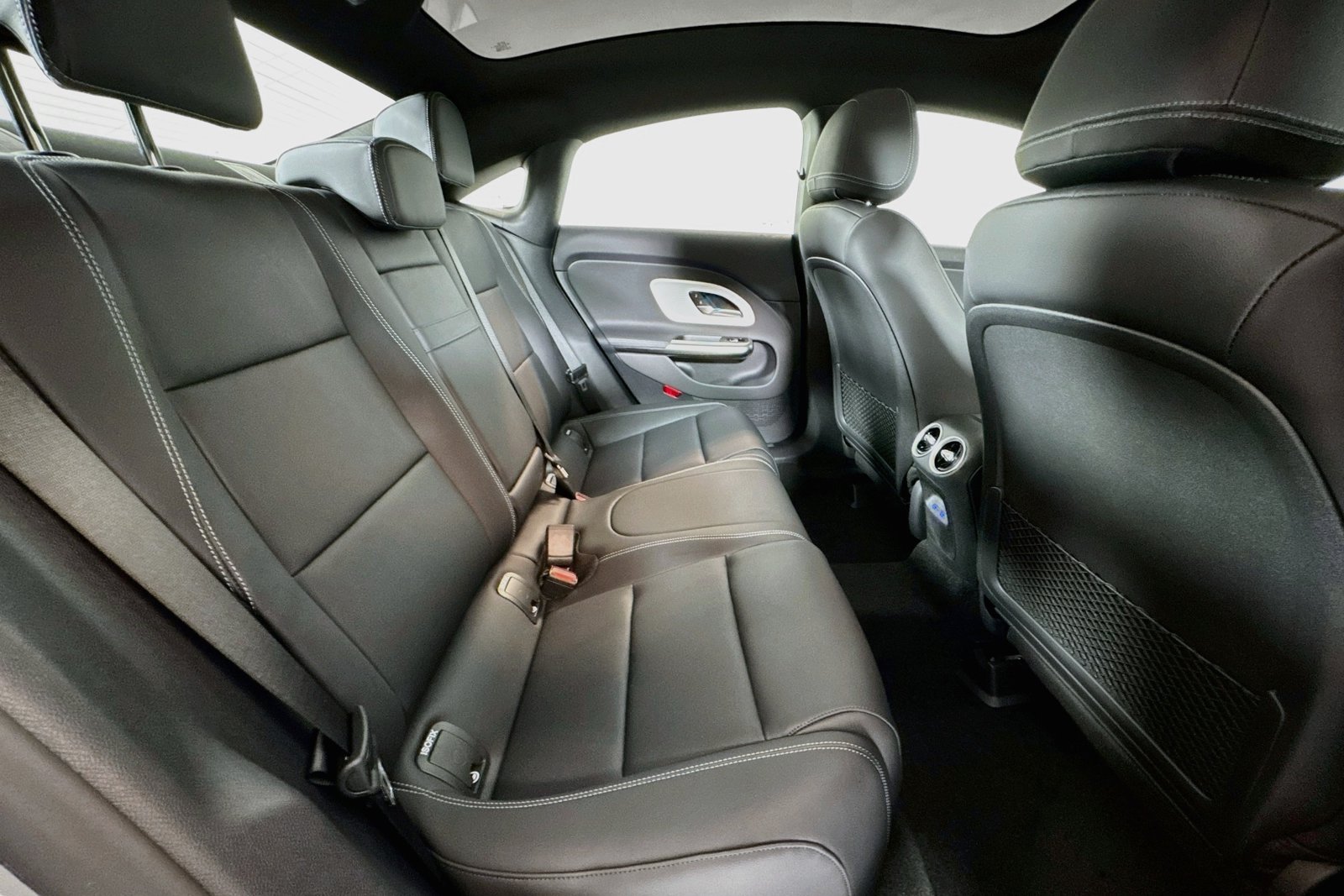 New 2027 MANUFAKTUR Alpine Grey Mercedes-Benz CLA 220 Hybrid image 24