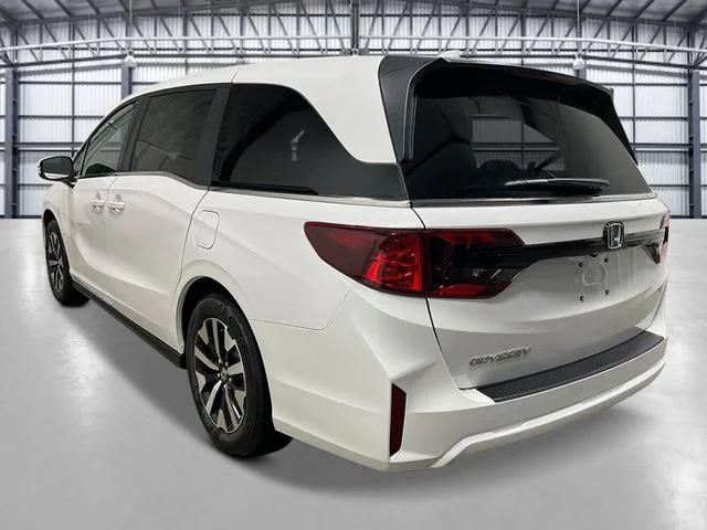New 2027 Platinum White Pearl Honda EX-L image 3
