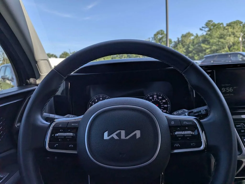Used 2023 Silver Kia SX image 22