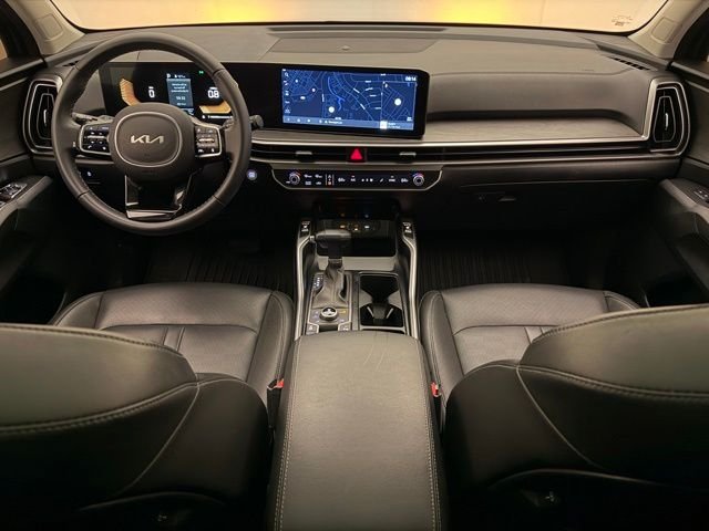 Used 2025 Everlasting Silver Kia X-Line EX image 26