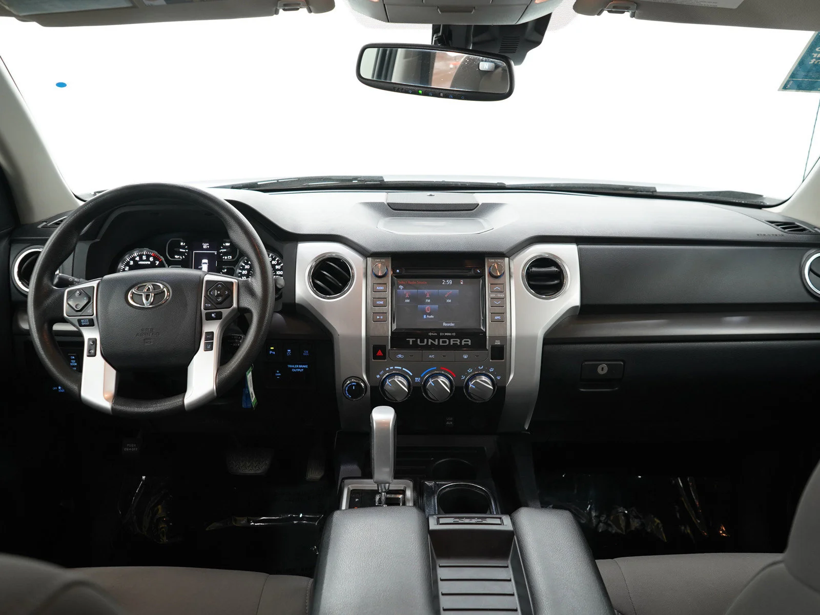Used 2018 Cement Toyota SR5 image 16