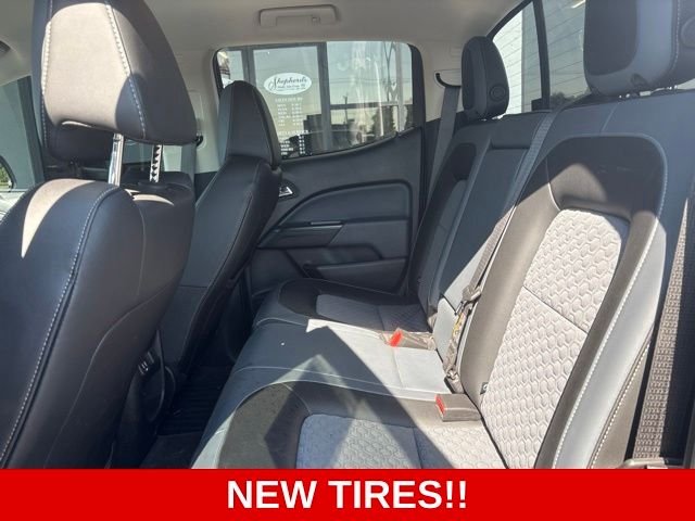 Used 2022 Black Chevrolet Z71 image 14