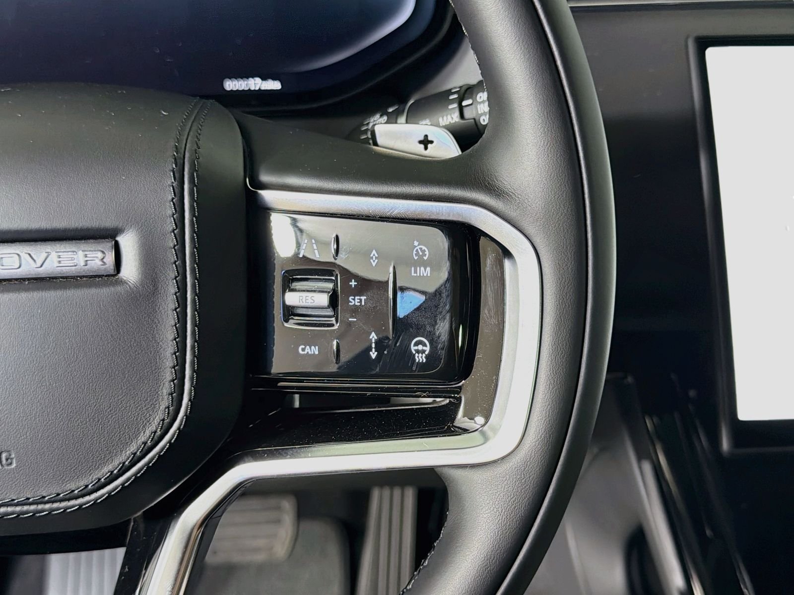 New 2026 Santorini Black LAND ROVER SE image 13
