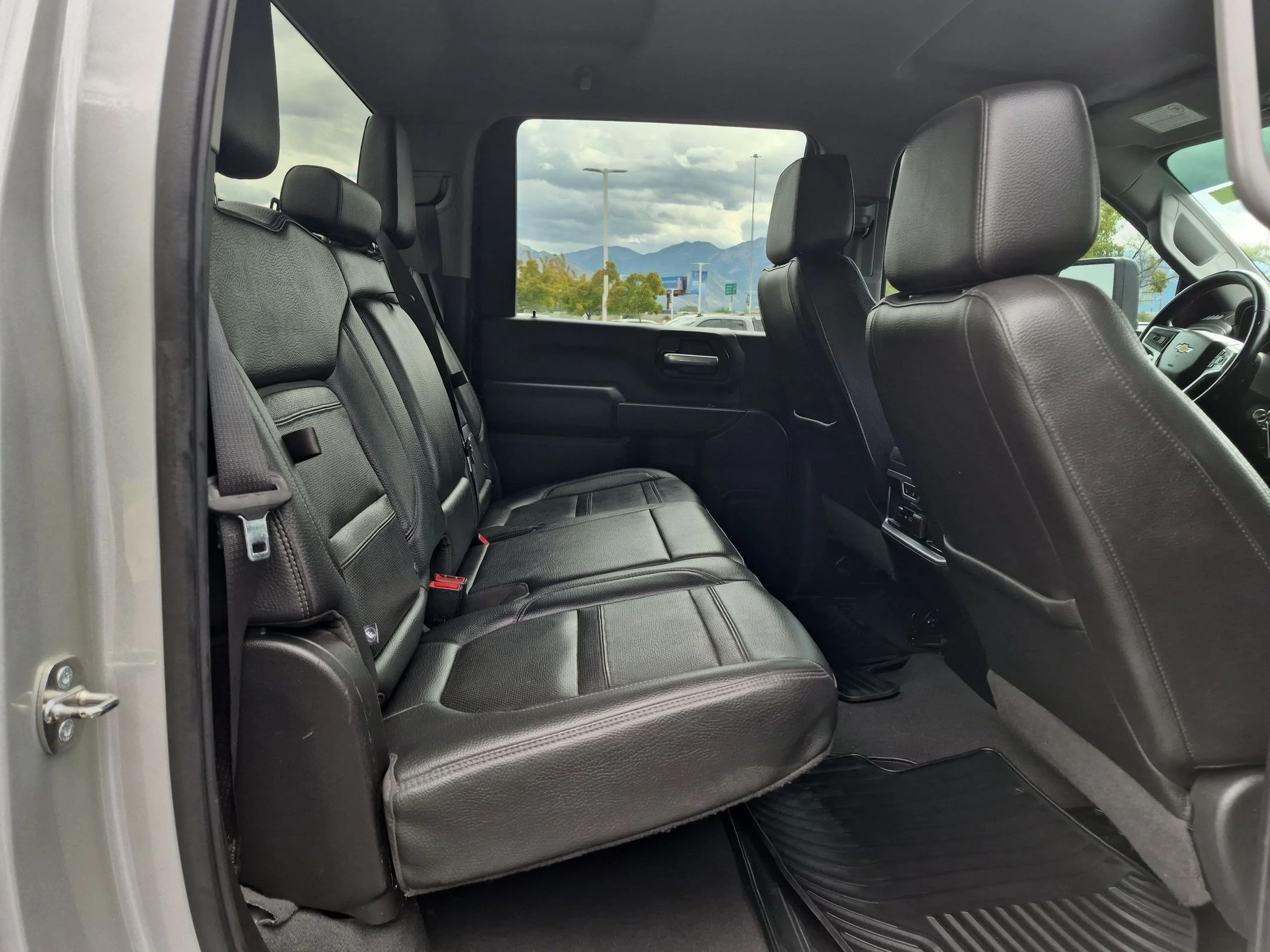Used 2023 Silver Ice Metallic Chevrolet LT image 26