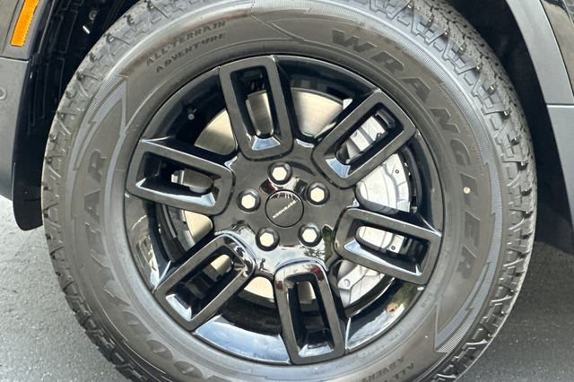 New 2026 Santorini Black Land Rover S image 24