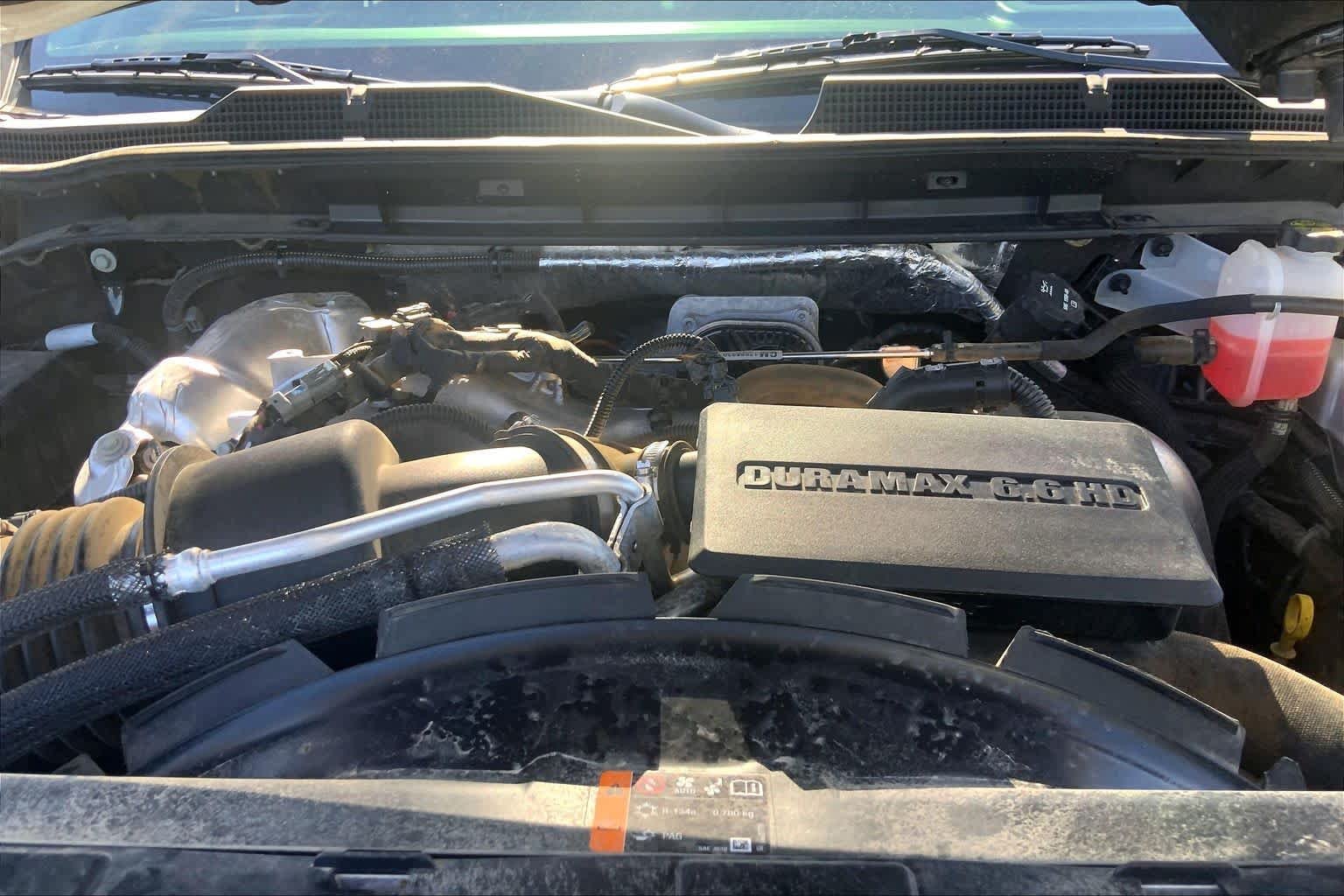 Used 2024 Summit White Chevrolet LT image 31