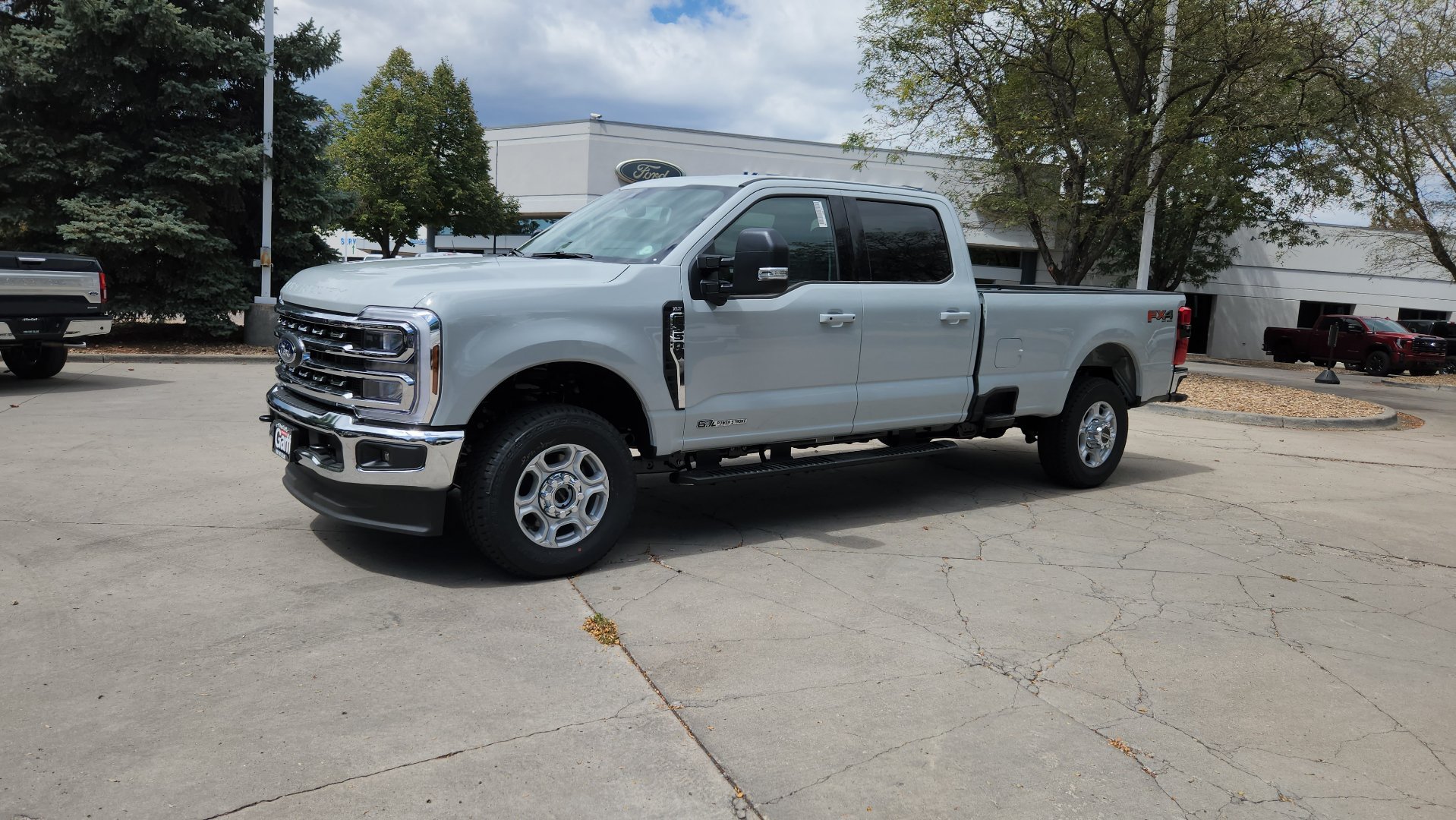 New 2026 Avalanche Ford XLT image 3