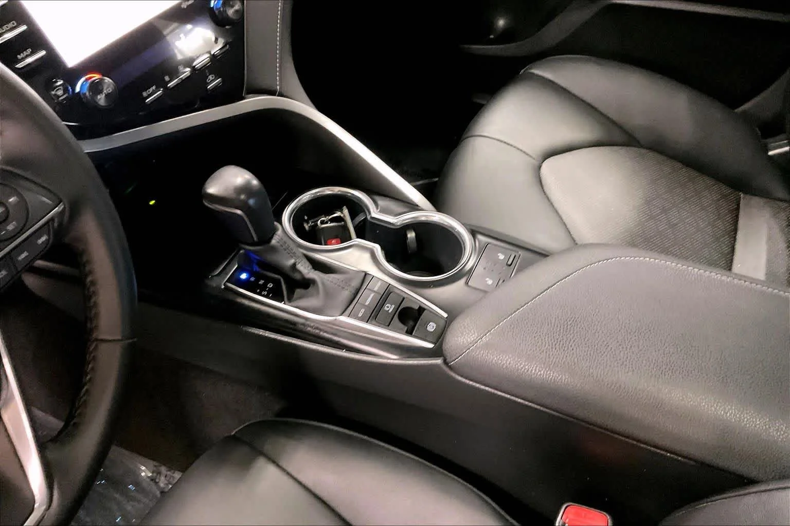 Used 2020 Galactic Aqua Mica Toyota XSE image 16