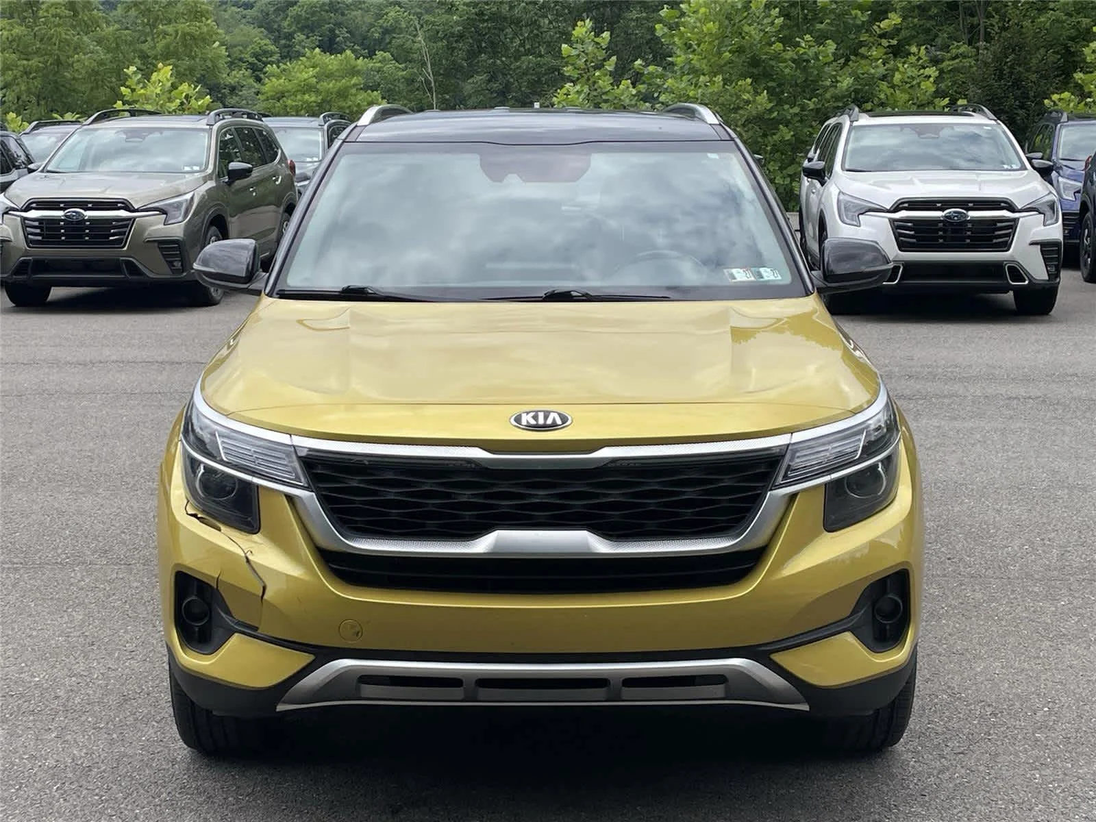 Used 2021 Starbright Yellow/Black Roof Kia S image 5