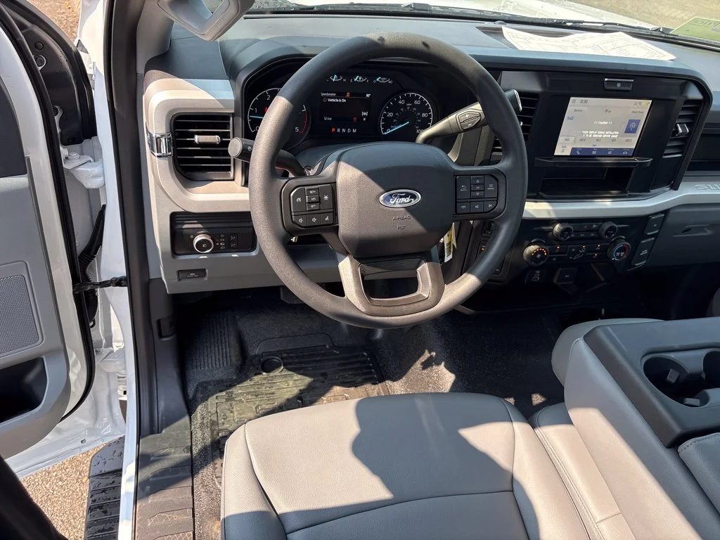 2025 Ford F-550 Super Duty Chassis Cab XL - Photo 29
