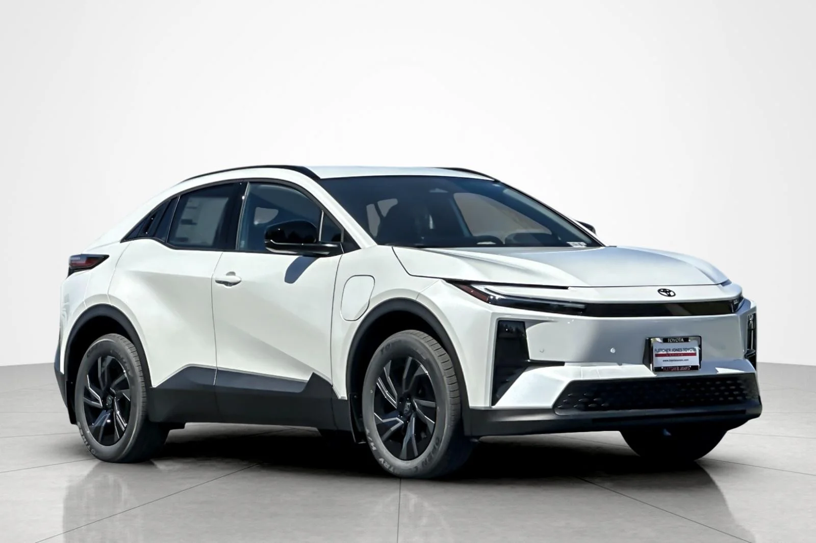 New 2026 Wind Chill Pearl <sup>1</sup> Toyota  SE image 7