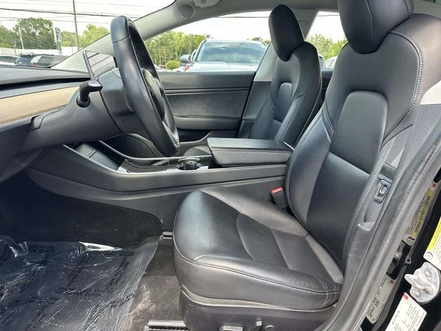 Used 2018 Black Tesla Long Range image 14